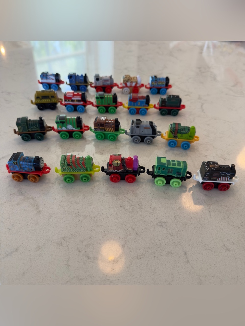 Thomas The Tank Engine Train & Friends Minis Micro Mini Trains Lot Of 20 - Picture 9 of 9